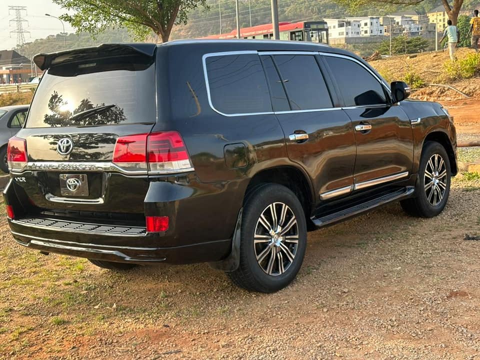 A picture of Toyota land cruiser 2012 upgrade to 2018