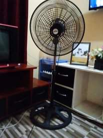 A picture of Fan kubwa sana upepo kama wote