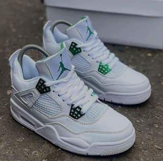 A picture of Jordan 4