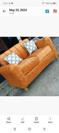 A picture of Sofa mpya zakisasa 160000 usafiri bure ndani ya dar unalipia