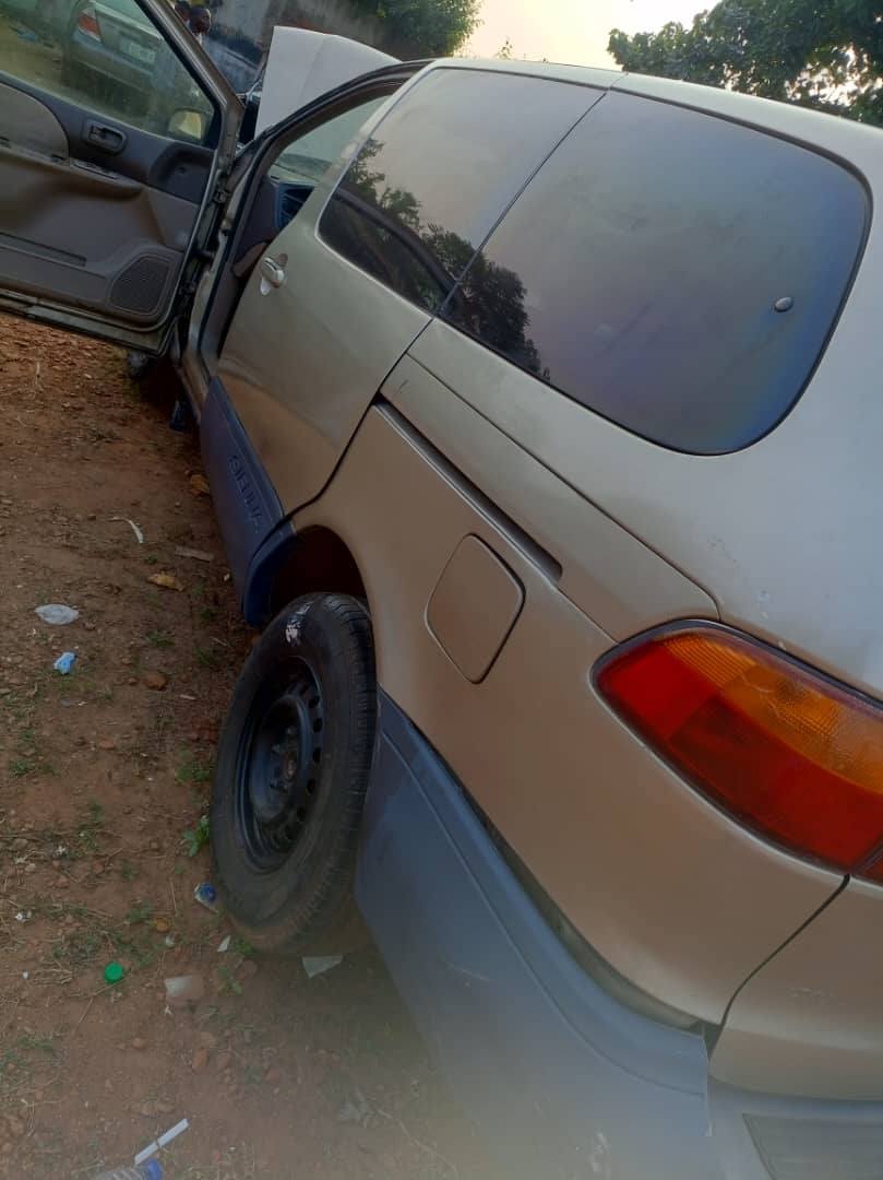 A picture of Toyota sienna 2000