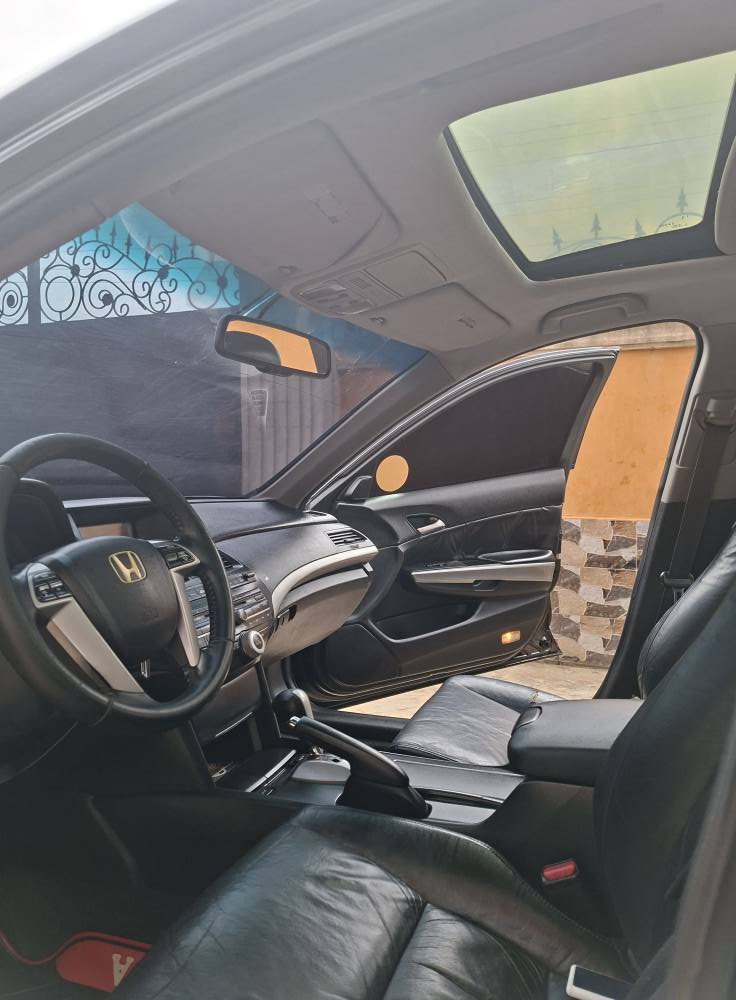 A picture of Honda Accord 2008 V6