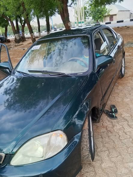 A picture of Honda Civic LX 2000