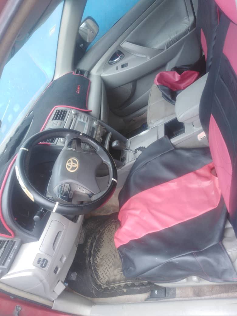 A picture of 2009 toyota camry working perfectly good 4 5m