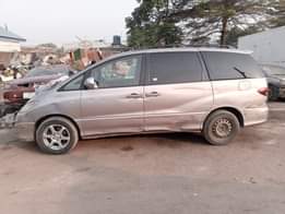 A picture of Toyota Previa 2003 Automatic First body Sound engine and gear