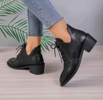 A picture of Boot shoes