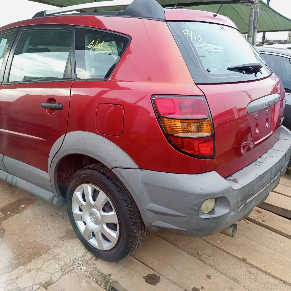 A picture of Pontiac Vibe 07
