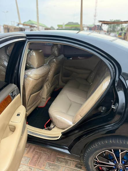 A picture of Lexus ES 330 06 direct Toks standard Am the owner