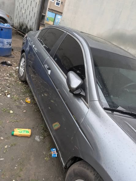 A picture of Honda 010 accord