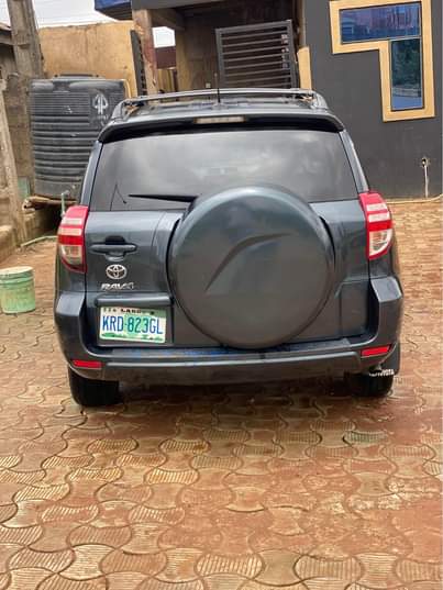 A picture of Toyota RAV4 2011 v4 engine 08122733790