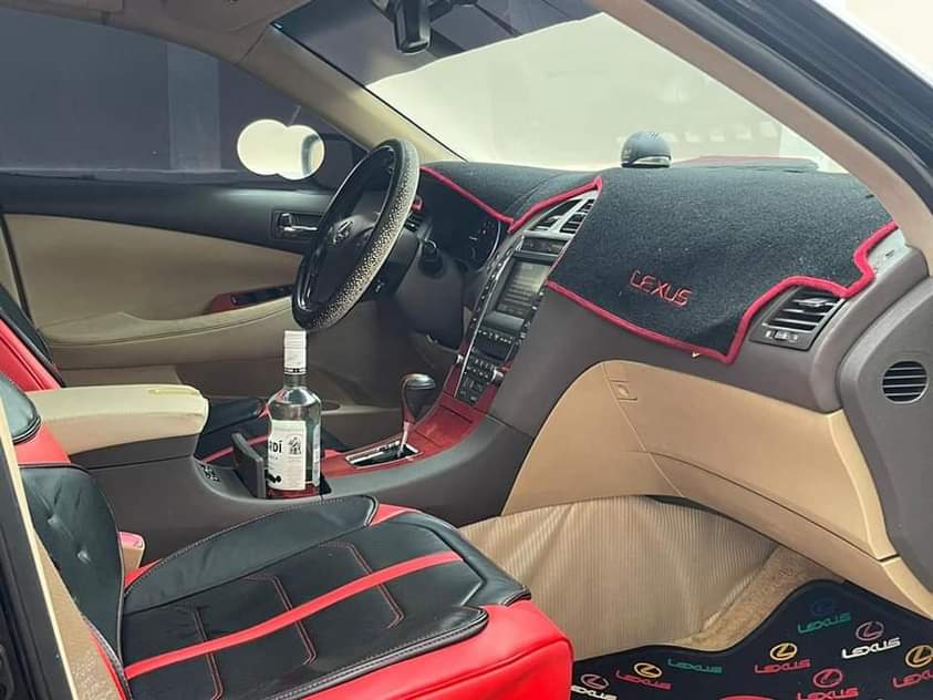 A picture of This is fully loaded lexus es350 2007 fully facelifts to