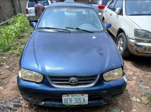 A picture of Corolla 2000 Model