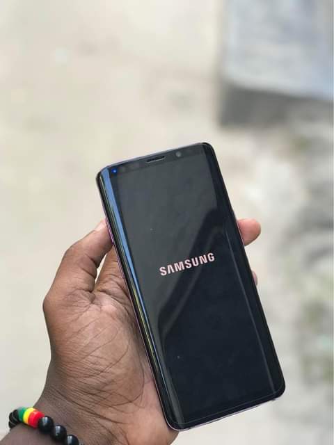 A picture of SAMSUNG S9
