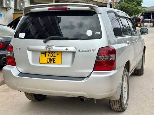 A picture of TOYOTA KLUGER0767058883