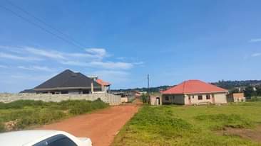 A picture of Plots For Sale At 60 Million Ugx Slightly Negotiable 50