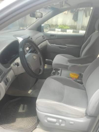 A picture of EXTREMELY SOUND PRE OWNED 2009 TOYOTA SIENNA LE POWER DOOR