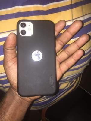 A picture of Iphone 11 plain new