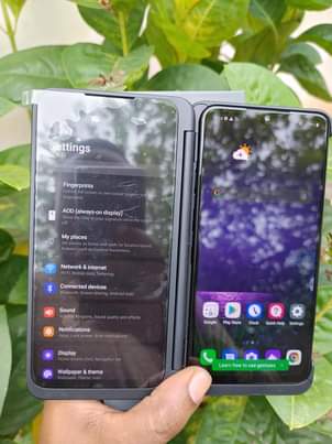 A picture of LG G8X thinq