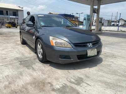 A picture of Super sharp car with sound 4plugs engine transmission is smooth