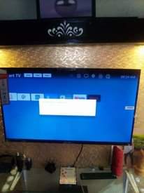 A picture of MI TECH 32 INCH SMART TV