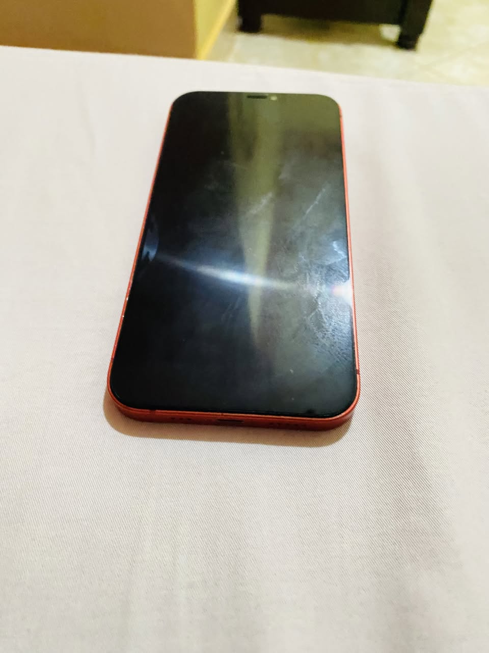 A picture of Iphone 12