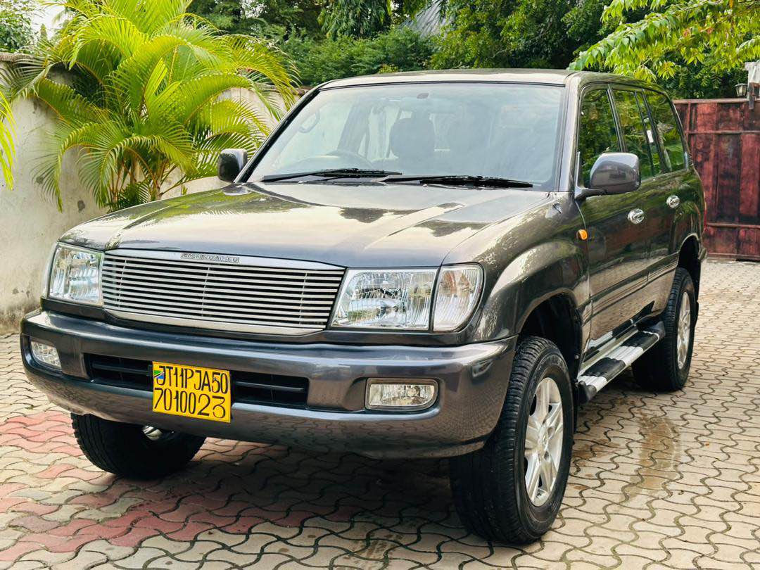 A picture of Land Cruiser GX UNREGISTERED year 2000 Engine 1HZ 4164 Cc
