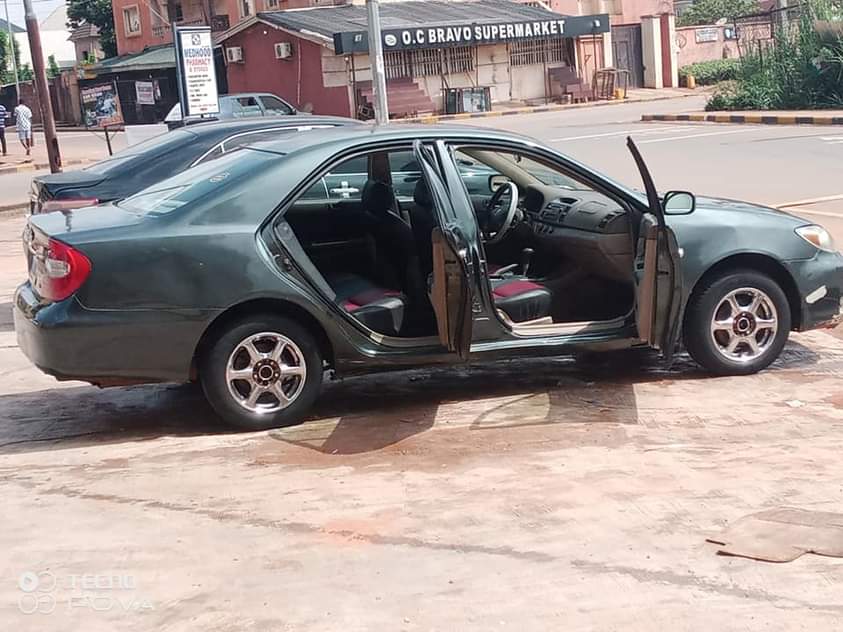 A picture of Toyota Camry v6