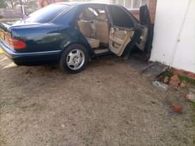 classifieds/cars mercedes