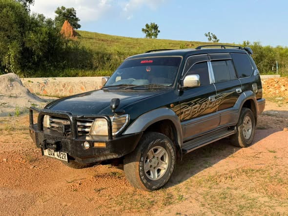 A picture of LAND CRUISER TX PRADO DIESEL 23m 0759317866