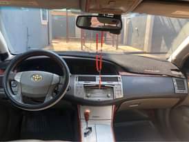 A picture of Toyota Avalon 2005