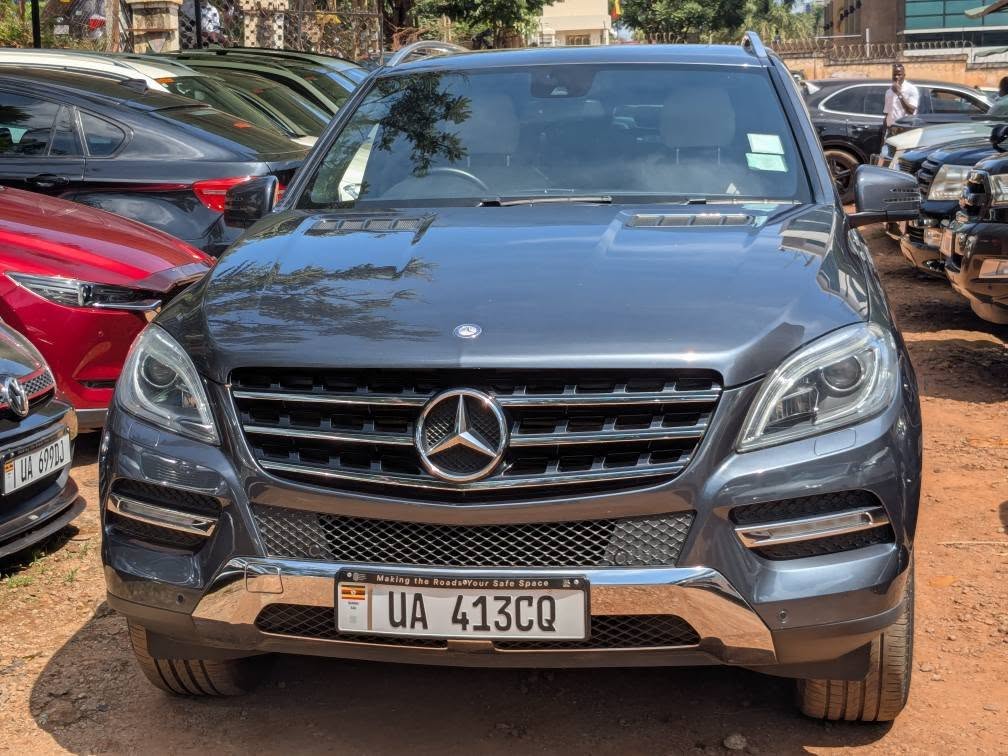 A picture of MERCEDES BENZ ML350