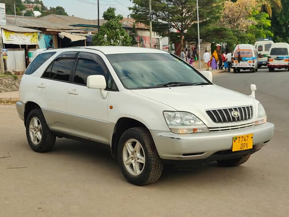 A picture of Toyota harrier