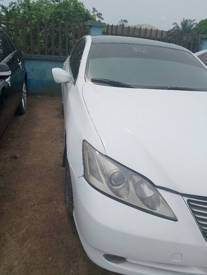 A picture of MISHAEL S MOTORS Lexus ES350