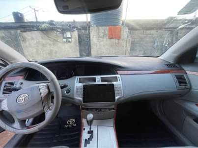 A picture of Toyota Avalon 2008
