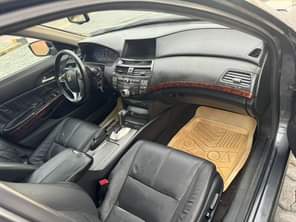 A picture of WOW This is extremely clean Honda crosstour 2012 model full