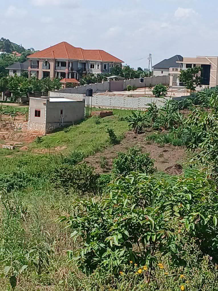 A picture of Wakiso mabwombwe titled plot