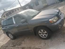 A picture of Toyota Highlander 03