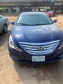 A picture of Hyundai sonata 2013
