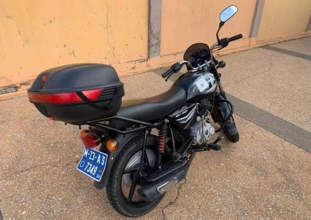 bajaj boxer