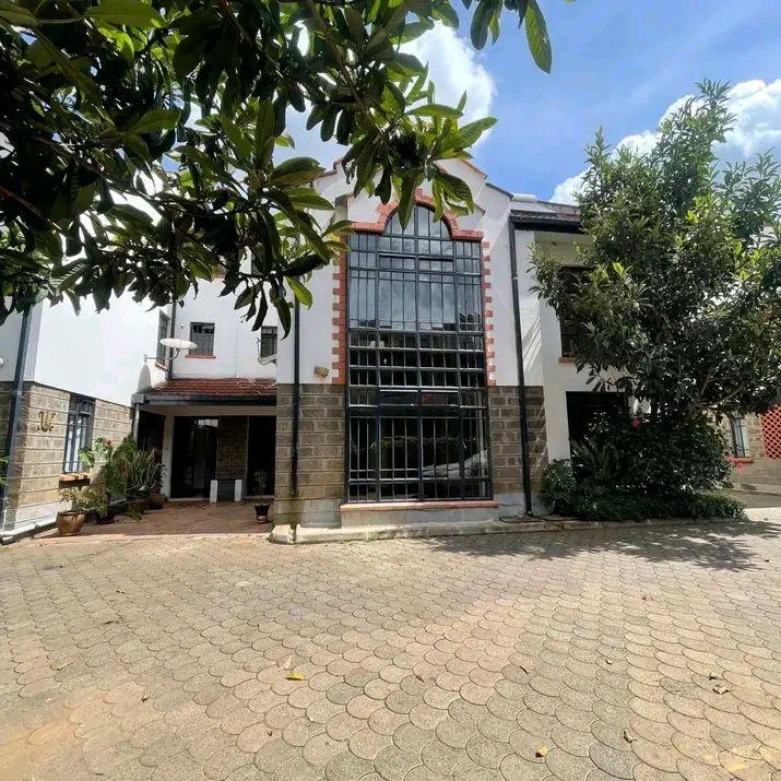 houses lavington