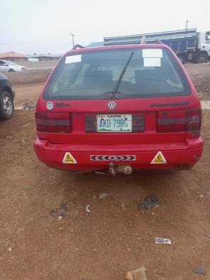 A picture of Volkswagen Passat wagon manual transmission complete pure first body pan