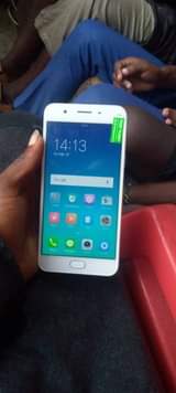 A picture of nauza sim aina ya oppo sim bado mpya ata wiki
