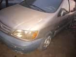 A picture of Toyota sienna 2001