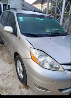 A picture of This one is a First body 2008 Toyota Sienna up