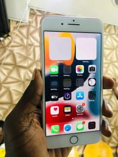 A picture of iPhone 7 plus 128gb at 490k