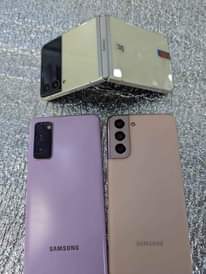 A picture of UK US used Samsung and iPhones