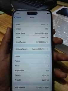 A picture of Mnaotumia hizi iphone Copy jee n nzuri