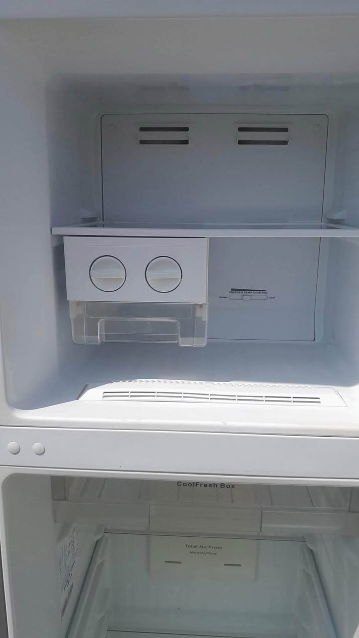A picture of Hisense fridge 328lts on sell