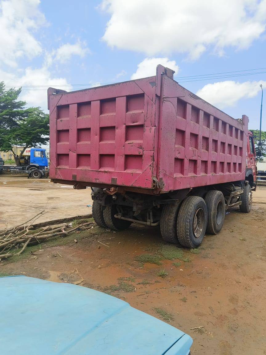 A picture of Nigerian Used Howo Truck 10 Tyres for sale...
