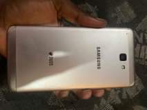 A picture of SAMSUNG J7 PRIME